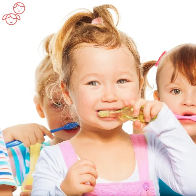 Jaka pasta do mycia zębów jest najlepsza dla dzieci? Jak dbać o zęby dzieci w różnych przedziałach wiekowych?